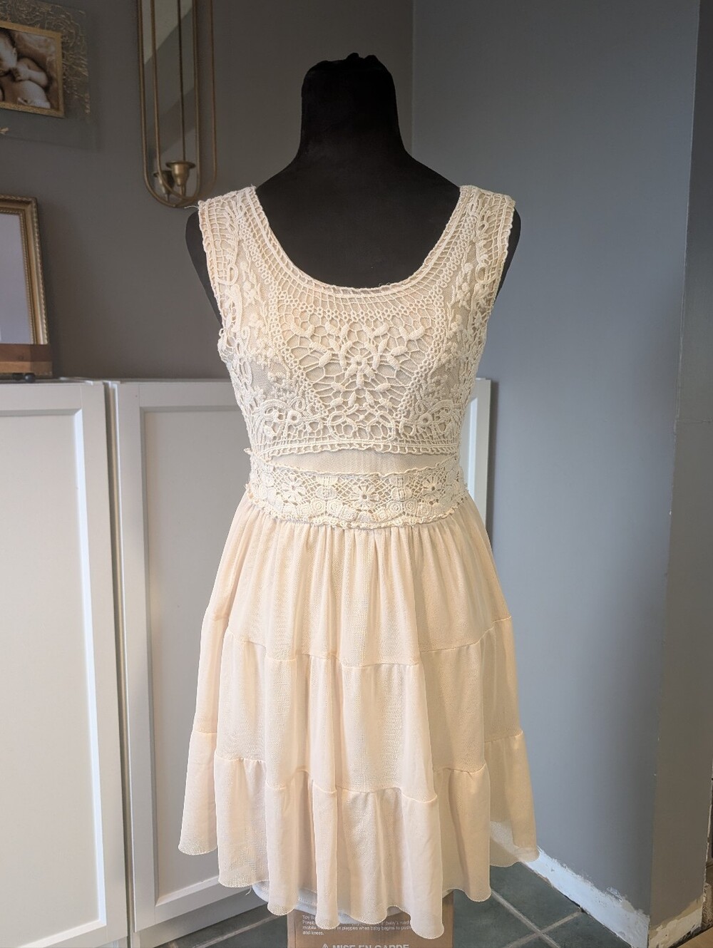 Women's Rue21 Cream Crochet Bodice Midi Dress. Size S